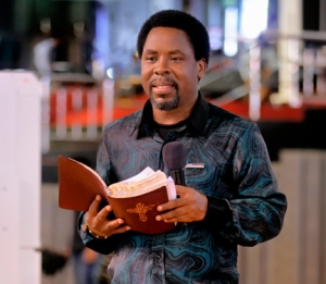 Prophet T.B. Joshua ministering to the congregation.